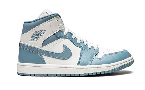 nike jordans blauw wit|blauwe jordan 1.